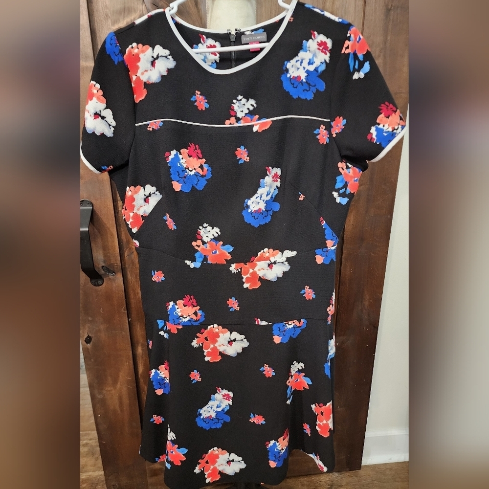 Preowned Vince Camuto size 14, casual‎ dress